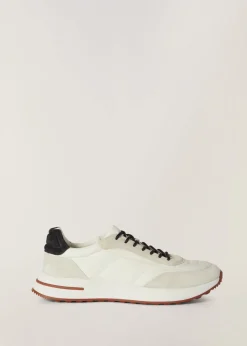 Sneakers Week End Walk