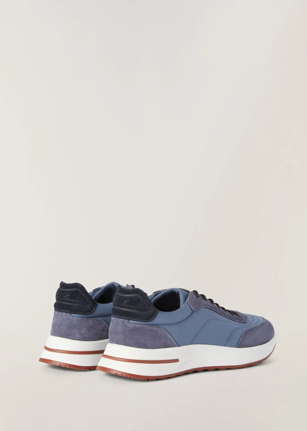 Sneakers Week End Walk