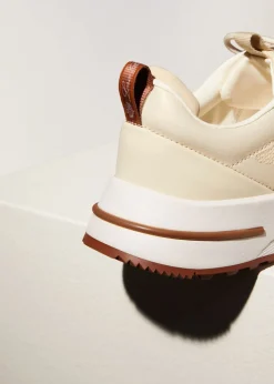 Sneakers Week-End Walk